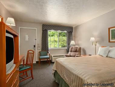Travelodge By Wyndham Hotel 2*